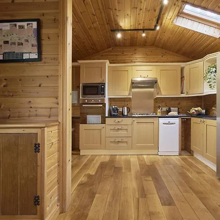 Fieldfare With Hot-tub 度假居