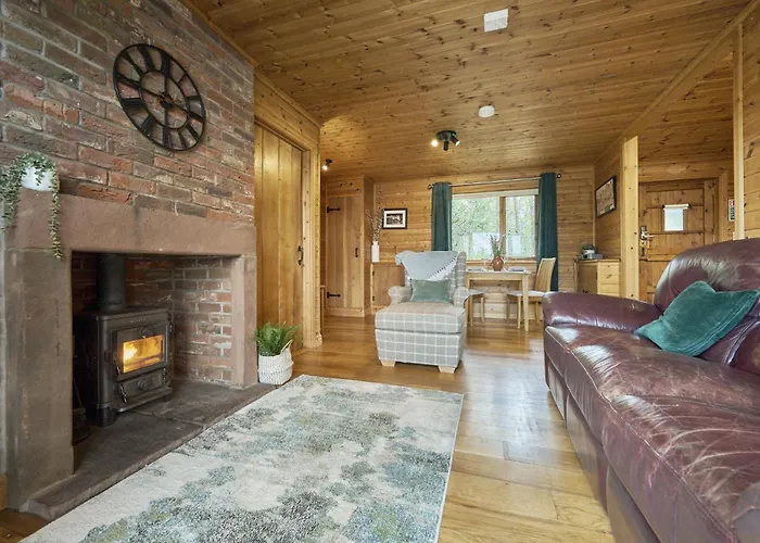 Feriehus Fieldfare With Hot-tub *